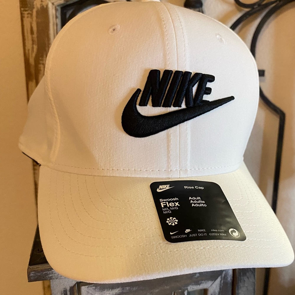 Brand new with tags, Nike men’s cap/hat, size medium/large
